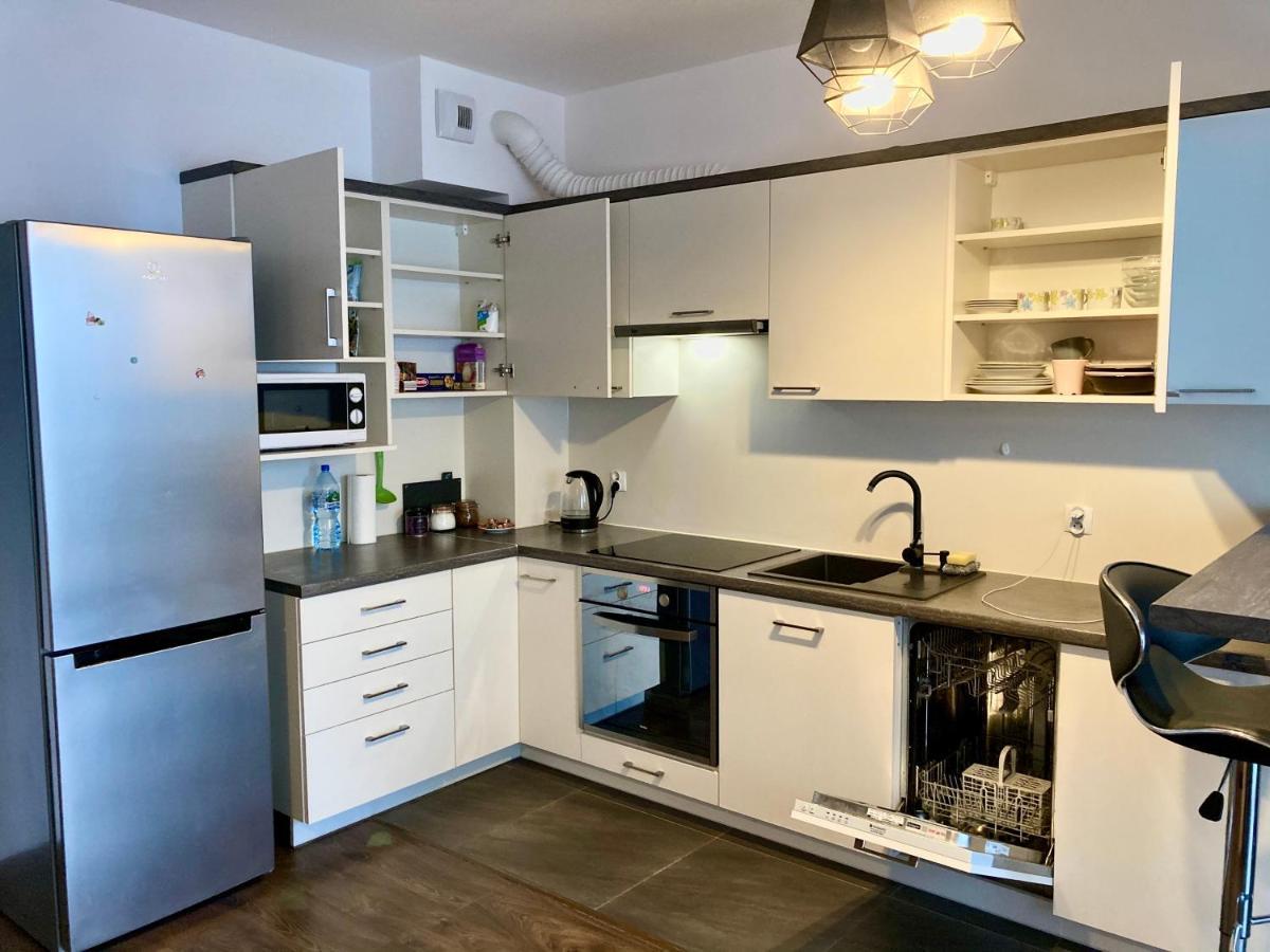 Modern Calm Studio, Apartment