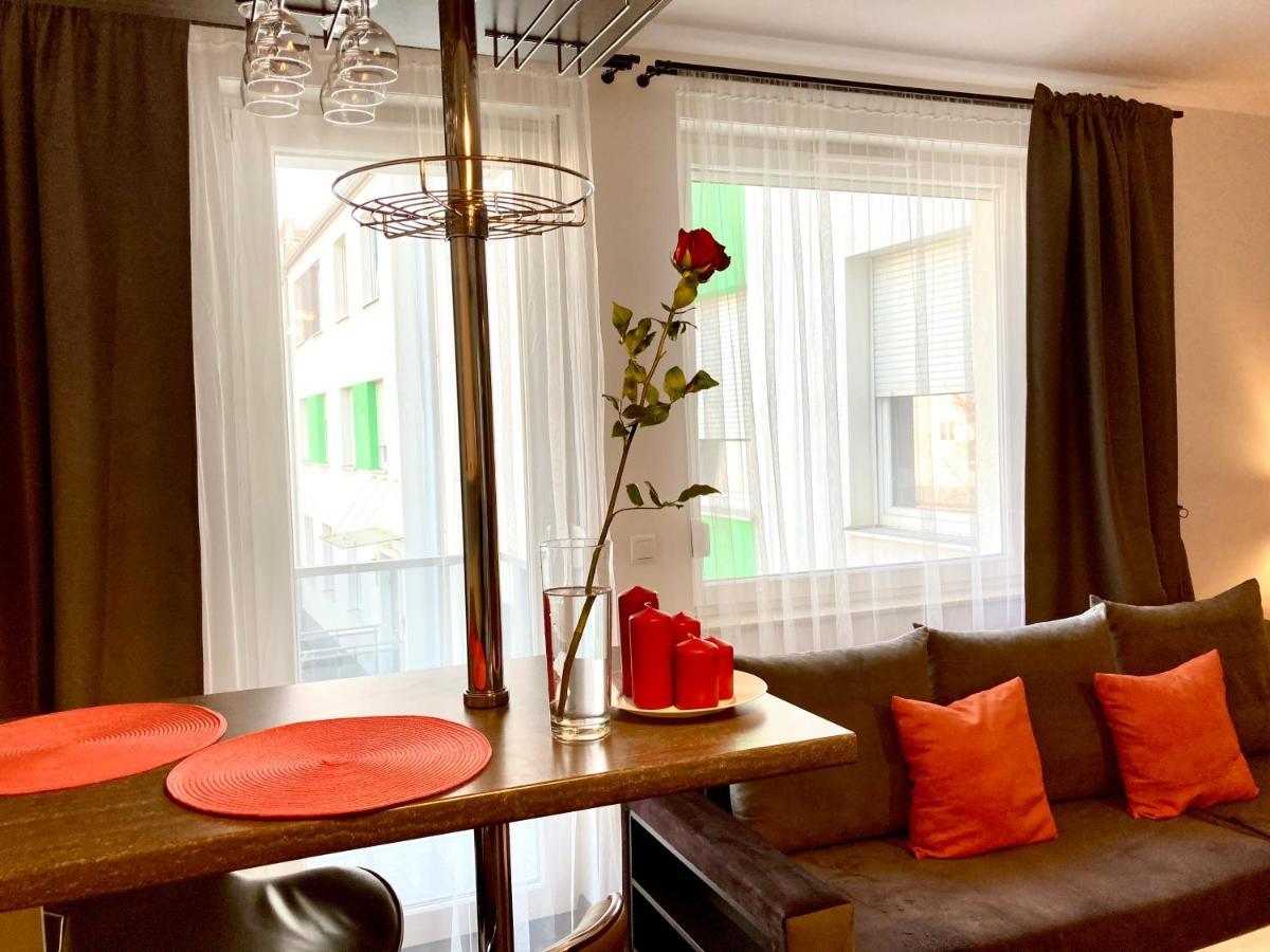 Modern Calm Studio,